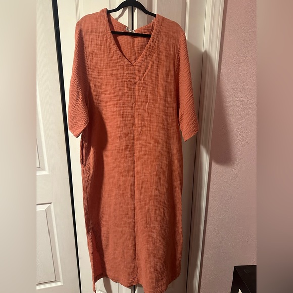 Barefoot Dreams Mailbu collection crinkle sun soaked dress women’s medium - Picture 6 of 6